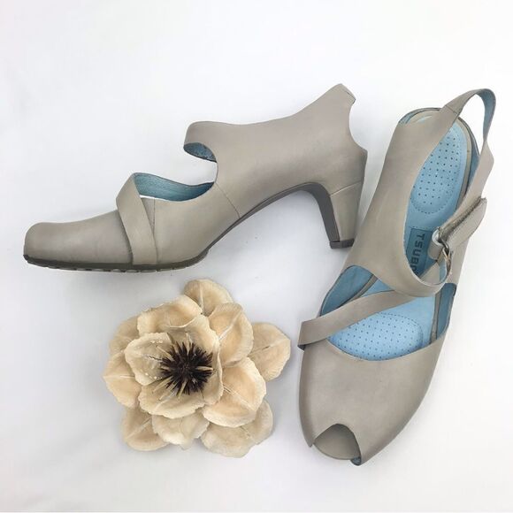 Tsubo Tan Open Toe Heeled Sandals - Picture 1 of 11